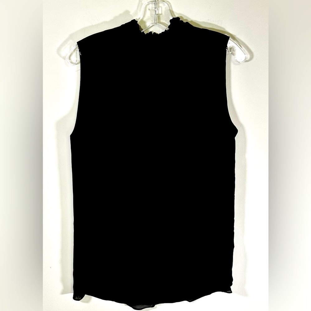 Women's Ruffled Keyhole Neck Sleeveless Top